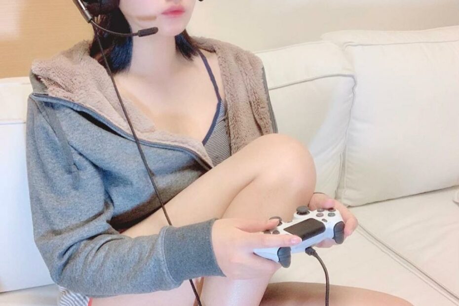 Đã Xinh Nóng Bỏng Lại Còn Chơi Game Giỏi, Cô Nàng Hotgirl Đang Được Cả  Triệu Anh Em Săn Đón