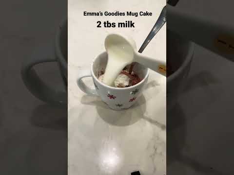 EASY CHOCOLATE MUG CAKE IN THE MICROWAVE!! (Emma’s Goodies)