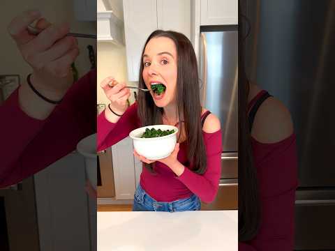 The BEST way to cook spinach! 💚